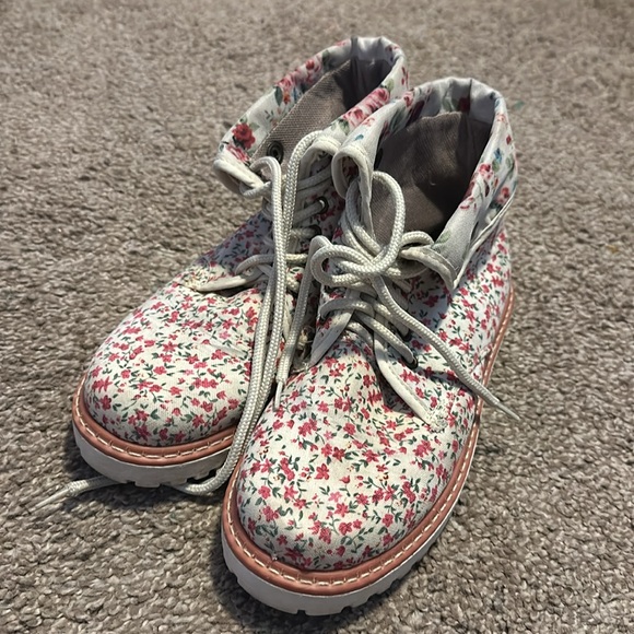 Floral ankle combat boots - Picture 7 of 8